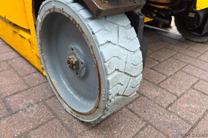 Scissor lift Haulotte COMPACT 14 As- Is, Electric, 14m Working Height, 3