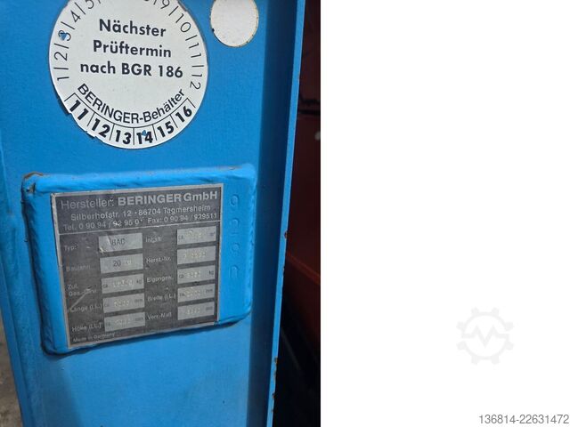 Abrollkipper  Beringer Schrottmulde Penz 15LR 10.10 Kran