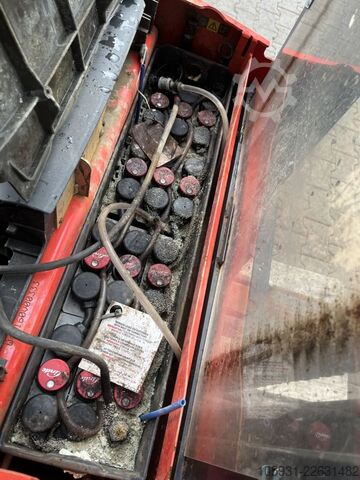 Deichselstapler Linde D06