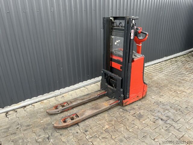 Deichselstapler Linde D06