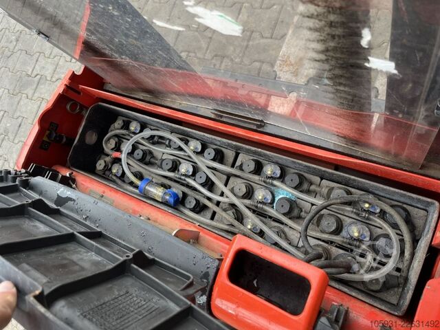 Deichselstapler Linde D06