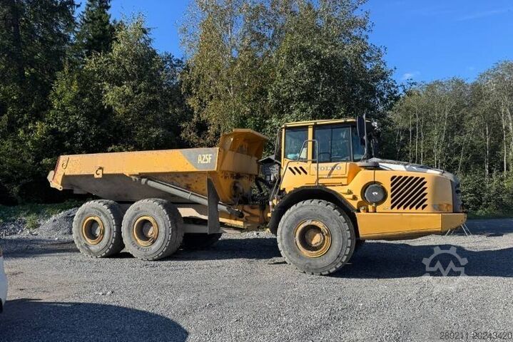 Dumper Volvo A 25 E (On Transport)