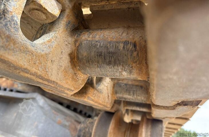 Crawler excavator Volvo EC 750 EL (On Transport)