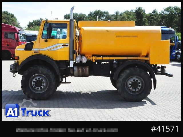 LKW mit Tankaufbau UNIMOG 437/40 Tank 5200 Ltr. Pumpe Zähler