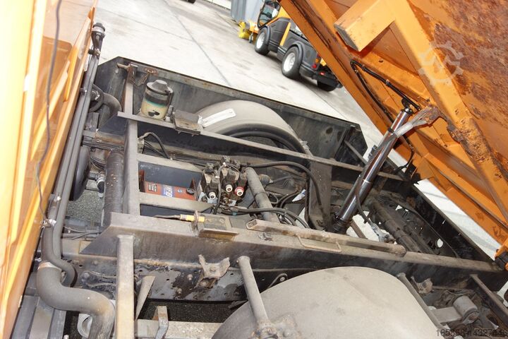 Tipper Mercedes-Benz 614D Vario Kipper DOKA  Winterdienst