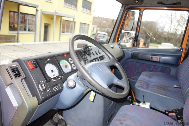Tipper Mercedes-Benz 614D Vario Kipper DOKA  Winterdienst