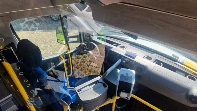 Stadtbus MERCEDES-BENZ Heckniederflur Sprinter 517 / 4 er Bestuhlung