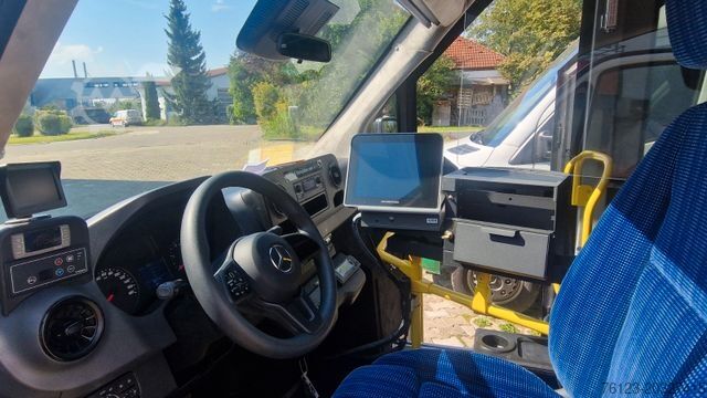 Stadtbus MERCEDES-BENZ Heckniederflur Sprinter 517 / 4 er Bestuhlung