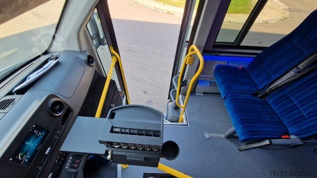 Stadtbus MERCEDES-BENZ Heckniederflur Sprinter 517 / 4 er Bestuhlung