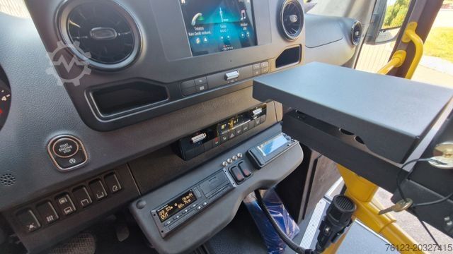 Stadtbus MERCEDES-BENZ Heckniederflur Sprinter 517 / 4 er Bestuhlung