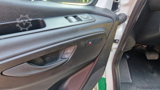 City bus MERCEDES-BENZ Heckniederflur Sprinter 517 / 4 er Bestuhlung