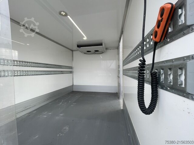 Sonderausbau-Transporter VW Crafter 35 2.0TDI 100kW Kühlkoffer *LBW*KLIMA*
