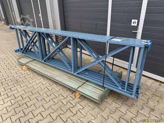 3,930 x 870 mm / Shelf length: 12.45 linear meters. Hovuma Palettenregalanlage Palettenregal Regal