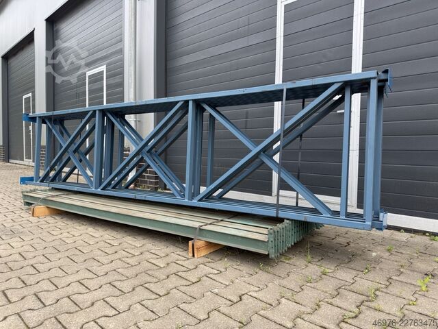 3,930 x 870 mm / Shelf length: 12.45 linear meters. Hovuma Palettenregalanlage Palettenregal Regal