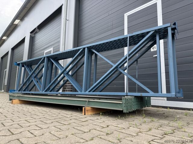 3,930 x 870 mm / Shelf length: 12.45 linear meters. Hovuma Palettenregalanlage Palettenregal Regal