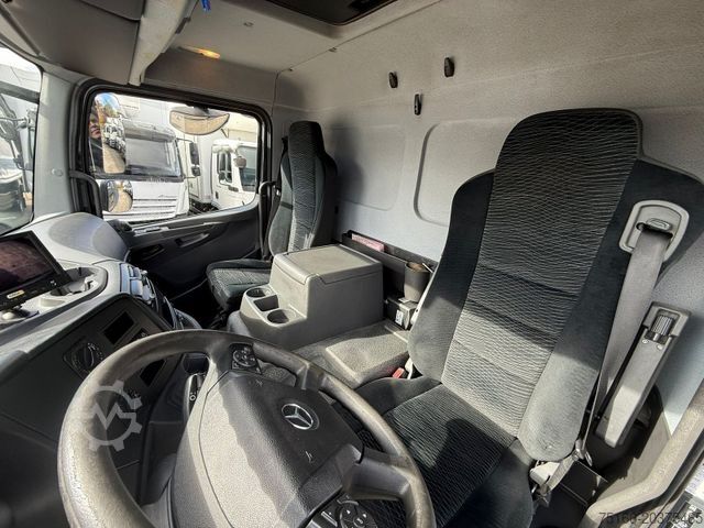 Box van MERCEDES-BENZ ATEGO 818 L Koffer 7,30 m LBW 1 T*Seitentür