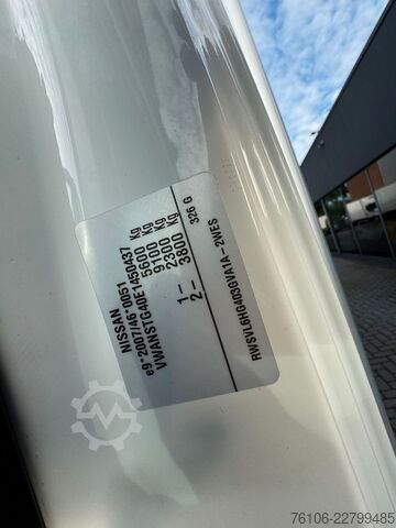 Box van NISSAN NT500 56.15 Koffer mit LBW*Ahk*nur 34.800 km *