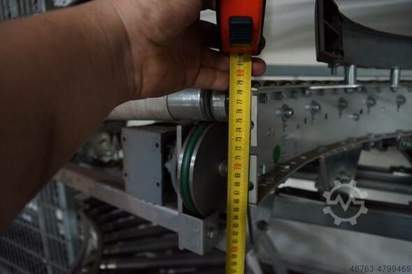 Scherenbubtisch mit angetriebene Rollenb Schwinghandl