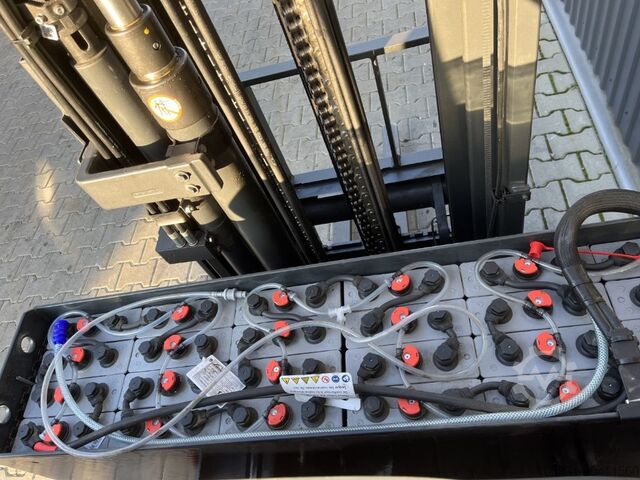 Schubmaststapler Linde R14-01