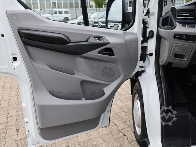 Minibus Maxus DELIVER 9