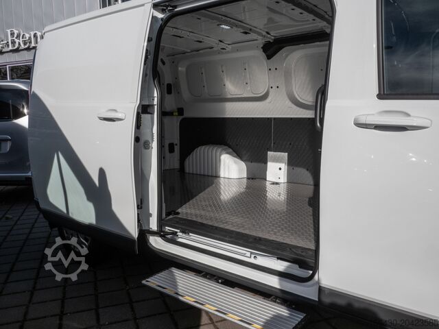 Panel van Maxus DELIVER 7