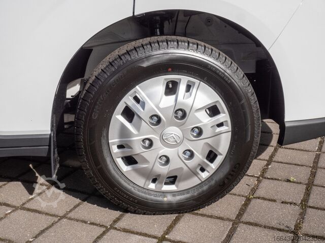 Panel van Maxus DELIVER 7