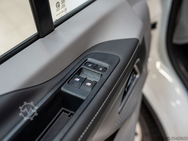 Panel van Maxus DELIVER 7