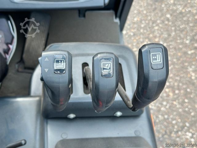 Frontstapler DOOSAN BR16R-7 Elektro Frontstapler mit Ladegerät