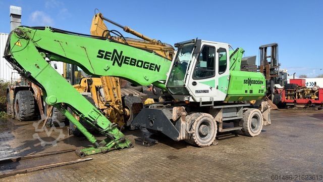 Mobilbagger SENNEBOGEN 818 mit Greifer