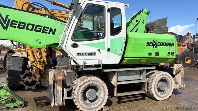 Mobilbagger SENNEBOGEN 818 mit Greifer