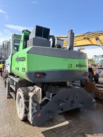 Mobilbagger SENNEBOGEN 818 mit Greifer