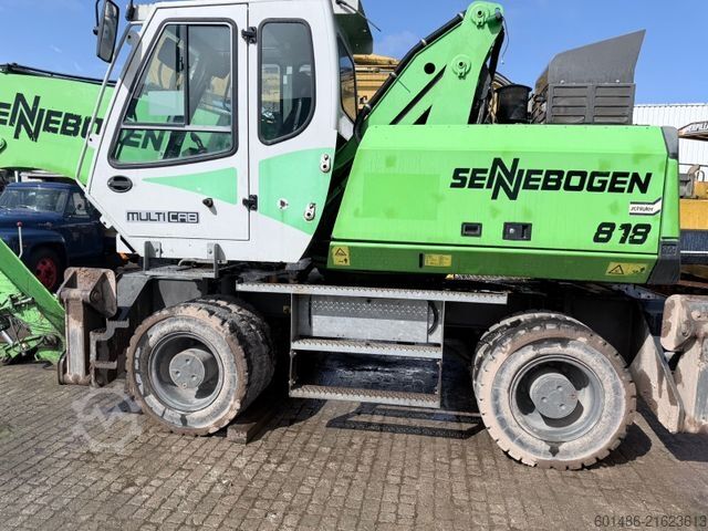 Mobilbagger SENNEBOGEN 818 mit Greifer
