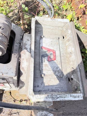 Mobilbagger SENNEBOGEN 818 mit Greifer