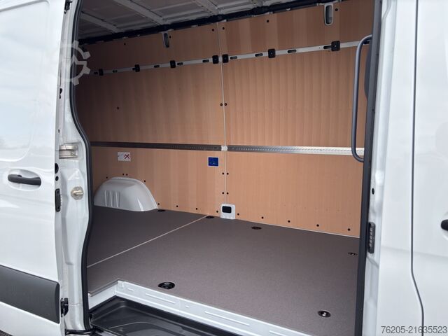 Panel van Mercedes-Benz Sprinter 317 CDI Kasten PRO Hochdach Lang AHK