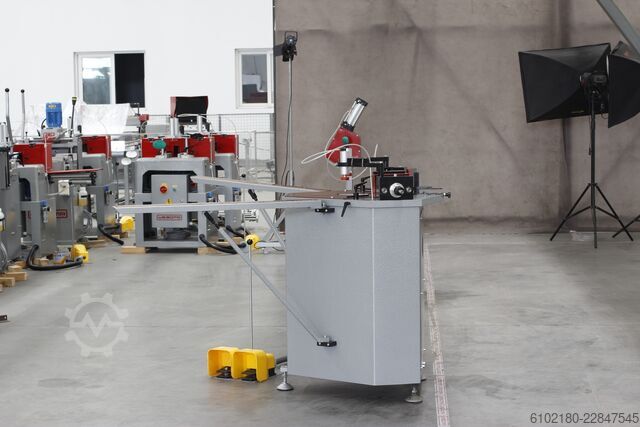 Corner crimping machine WEGOMA EV175