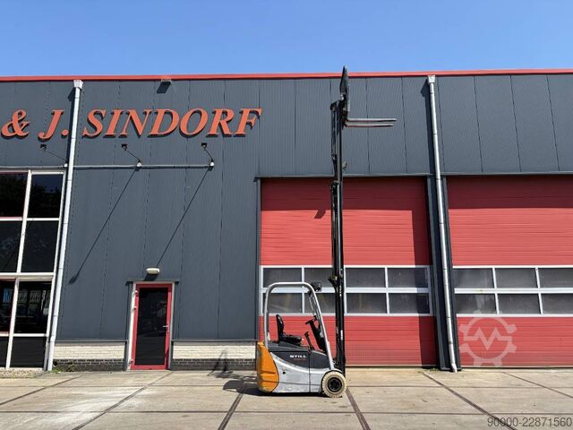 Gabelstapler Still RX 50-15 1500kg Triplo / sideshift