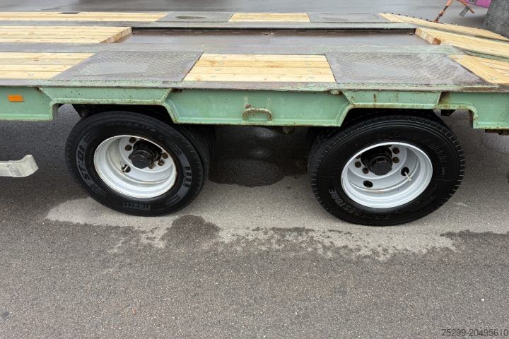 Low loader trailer Möslein T4 Tieflader