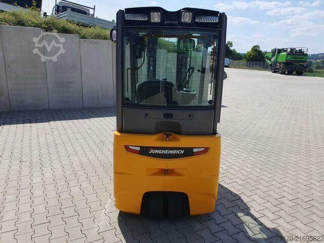 Gabelstapler Jungheinrich EFG 215 / Triplex: 4.25m! / nur 3.439h! / 2022
