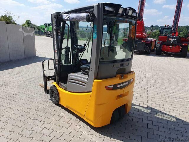 Gabelstapler Jungheinrich EFG 215 / Triplex: 4.25m! / nur 3.439h! / 2022