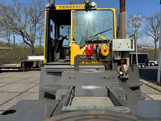Terminal tractor Terberg RT 382