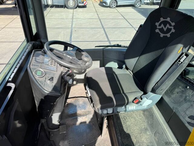 Terminal tractor Terberg RT 382