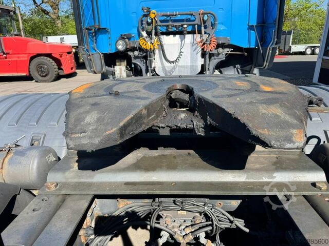 Standard tractor Scania R520 LA