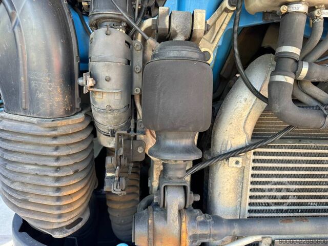 Standard tractor Scania R520 LA