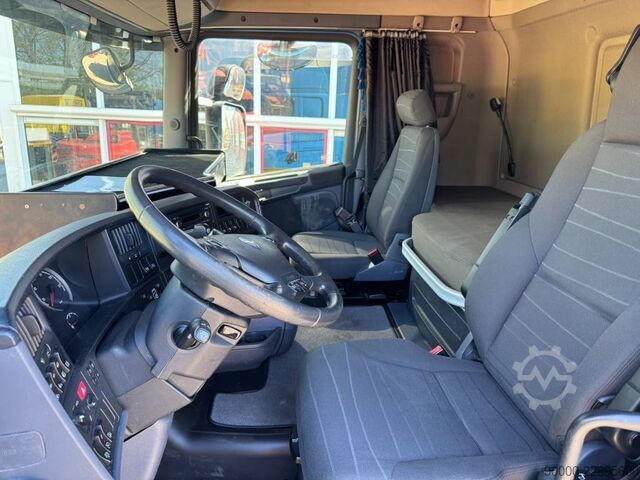 Standard tractor Scania R520 LA