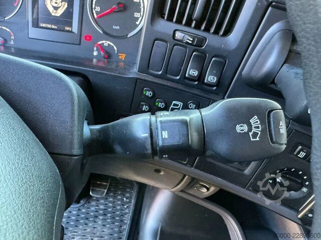 Standard tractor Scania R520 LA