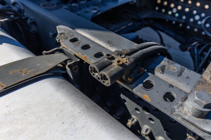 Standard tractor Mercedes-Benz ACTROS 1846 LS+ADR