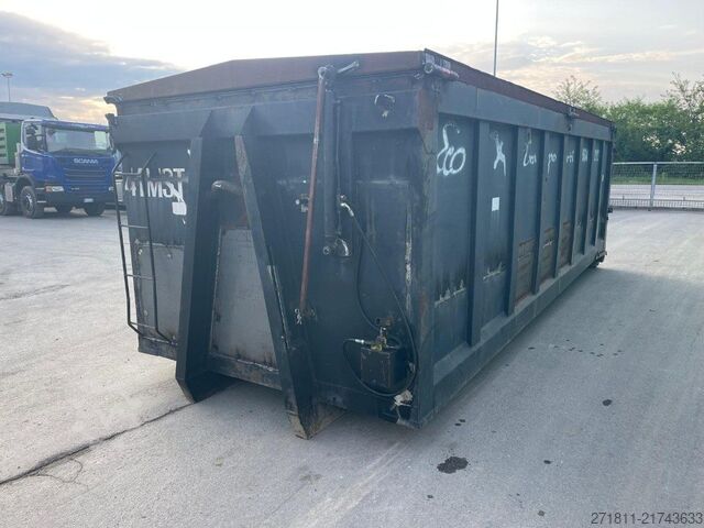 Roll-off container  CONTAINER SCARRABILE USATO CON COPERCHIO