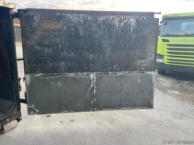 Roll-off container  CONTAINER SCARRABILE USATO CON COPERCHIO