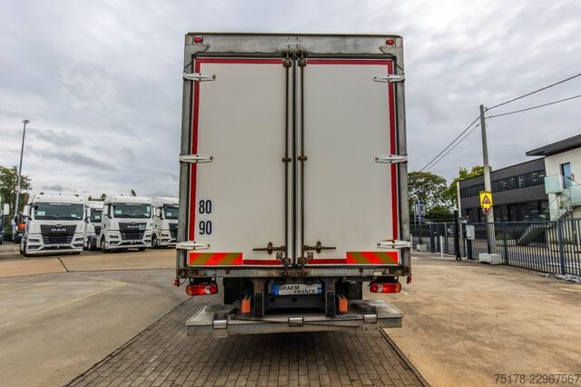 Koffer RENAULT D19 280 DTI+DHOLLANDIA 2T.