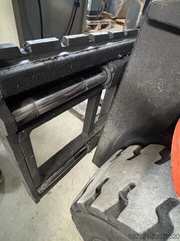 Electric - 4 wheels Toyota 8FBMT30